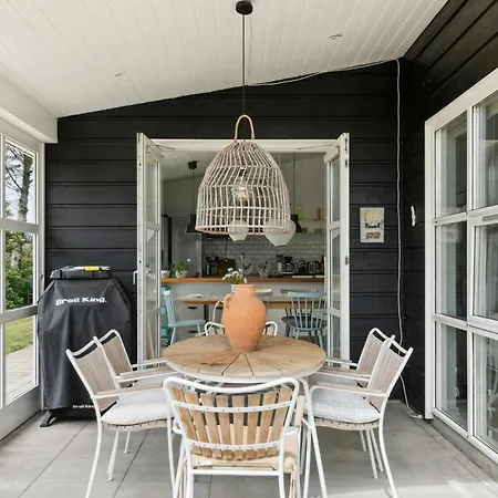 Bright Near One Of Denmark's Beaches * 루켄