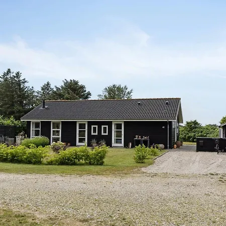 Feriehus Bright Near One Of Denmark's Beaches *