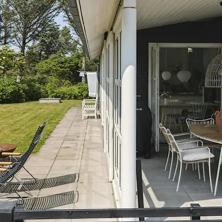 Bright Near One Of Denmark's Beaches Semesterbostad *