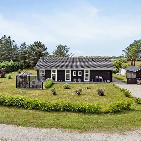 Bright Near One Of Denmark's Beaches 루켄